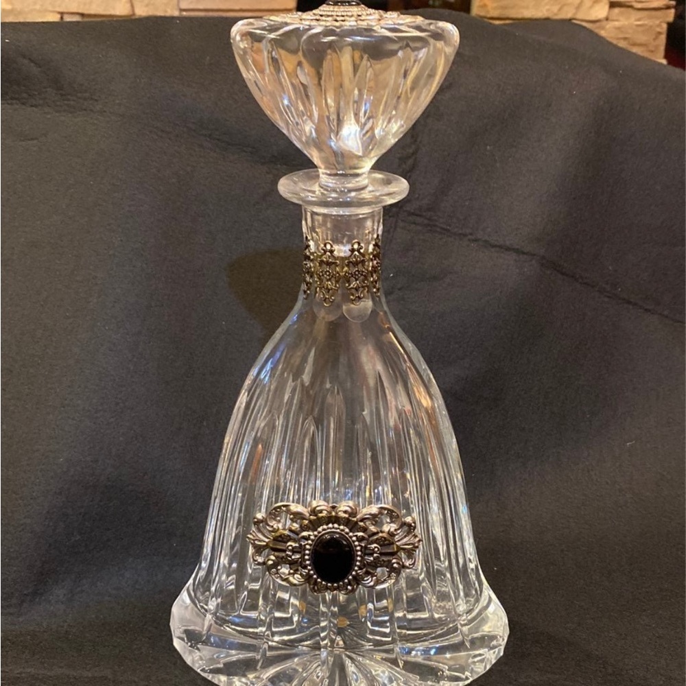 Vintage DecanterAnn Cichon crystal sith black onyx
